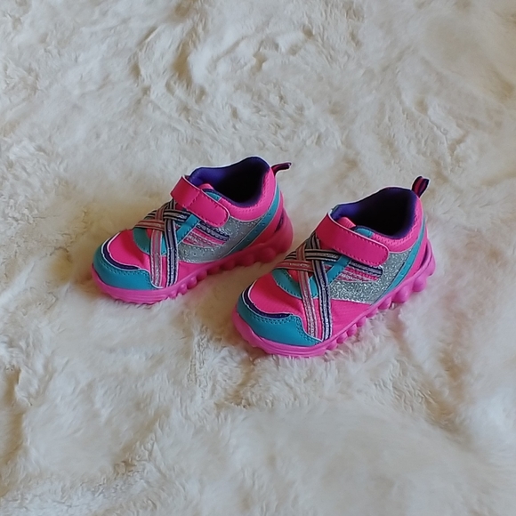 NWOT Baby Girls Sneakers - Picture 3 of 3